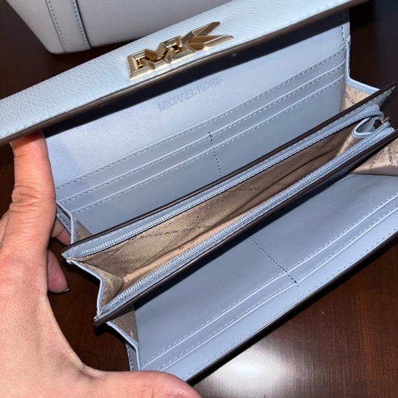 Michael Kors Sky Blue Tote and Wallet Set - Picture 5 of 6